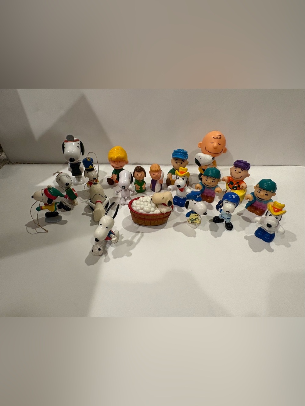 Huge Peanuts Figure Lot